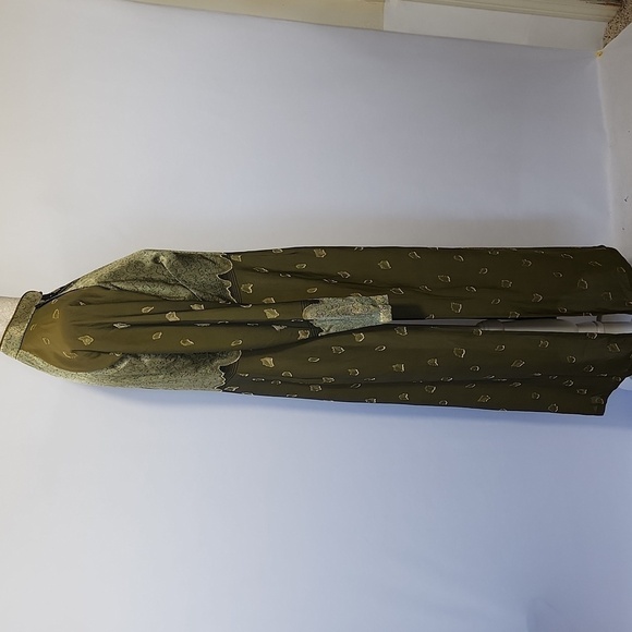 Womens Olive Green Silk Blend Metallic Thread Mandarin Collar Floral Print Kurta - Picture 8 of 16